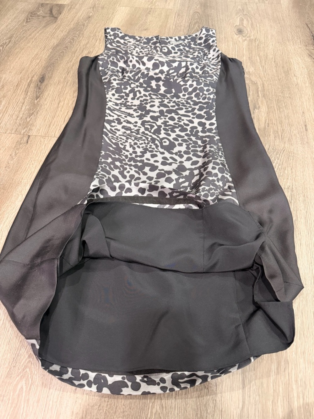 Ann Taylor Black and White Animal Print Sheath Dress - Picture 6 of 9